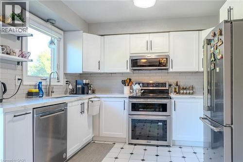 14 Windstar Place Unit# Upper, Hamilton, ON - Indoor Photo Showing Kitchen
