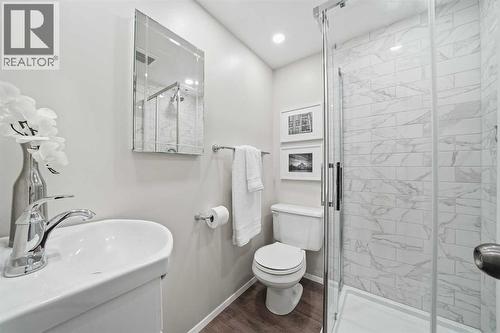 471 Dalmeny Hill Nw, Calgary, AB - Indoor Photo Showing Bathroom