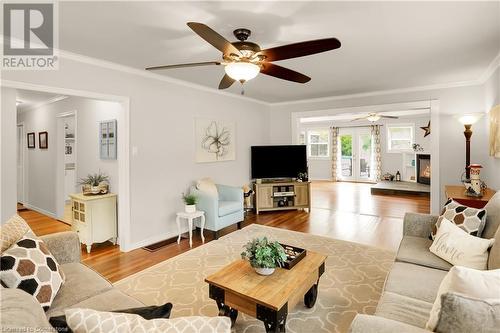 1954 Grayson Avenue, Fort Erie, ON - Indoor Photo Showing Living Room
