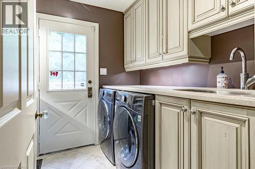225 Shoreacres Road, Burlington, ON - Indoor Photo Showing Laundry Room