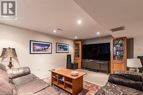 225 Shoreacres Road, Burlington, ON - Indoor