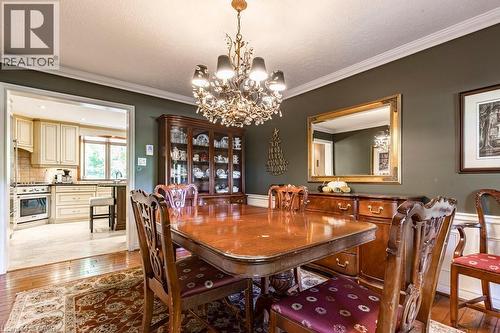 225 Shoreacres Road, Burlington, ON - Indoor Photo Showing Dining Room