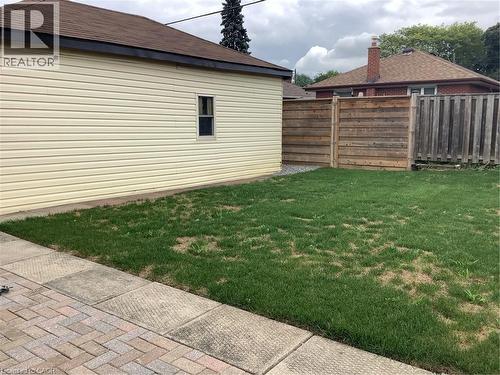 View of yard - 229 West 18Th Street, Hamilton, ON - Outdoor