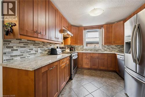 122 Grand River Boulevard, Kitchener, ON - Indoor Photo Showing Kitchen