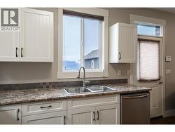 Bright kitchen in -suite - 