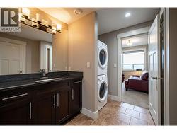suite bathroom /Laundry combination - 