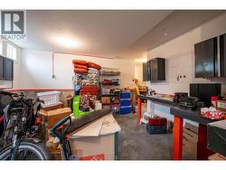 2nd garage / workshop - for suite - 