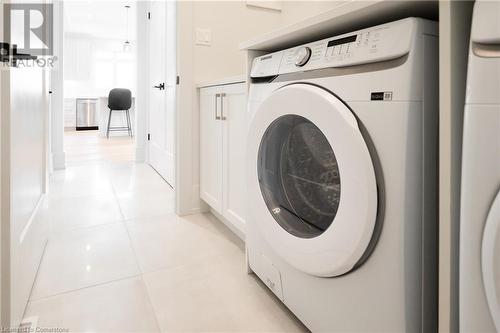 19 Oakley Drive, Niagara-On-The-Lake, ON - Indoor Photo Showing Laundry Room