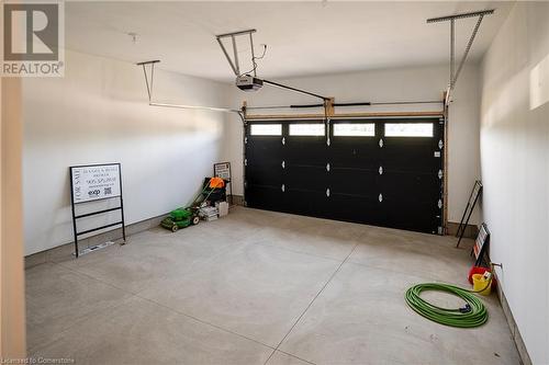 19 Oakley Drive, Niagara-On-The-Lake, ON - Indoor Photo Showing Garage