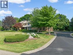 8 LOCHSIDE Drive  Stoney Creek, ON L8E 5T6