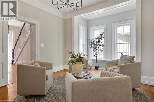 78 William Street W, Waterloo, ON - Indoor Photo Showing Living Room