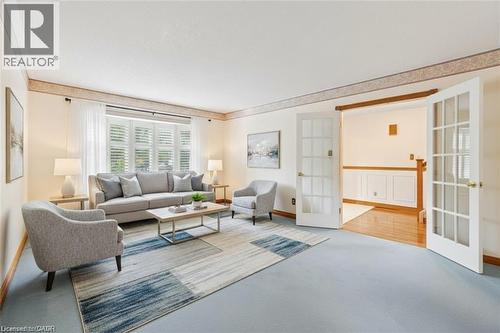 457 Stillmeadow Circle, Waterloo, ON - Indoor Photo Showing Living Room