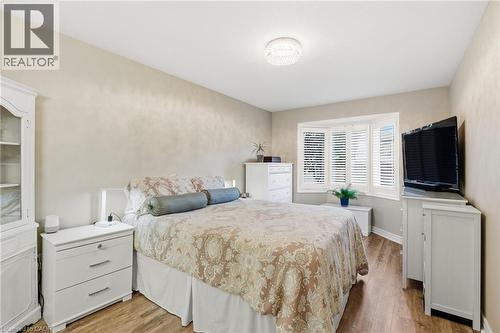 13 Colonial Crescent, Grimsby, ON - Indoor Photo Showing Bedroom