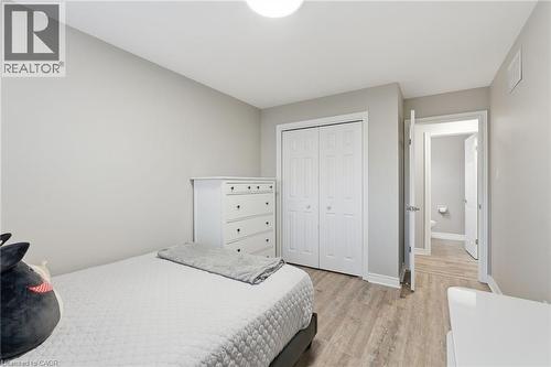13 Colonial Crescent, Grimsby, ON - Indoor Photo Showing Bedroom