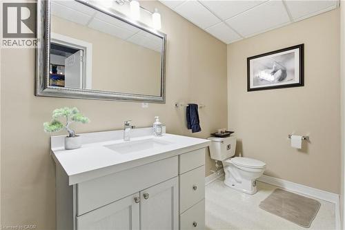 13 Colonial Crescent, Grimsby, ON - Indoor Photo Showing Bathroom