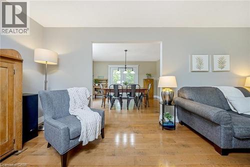 2157 8 Sideroad, Burlington, ON - Indoor Photo Showing Living Room