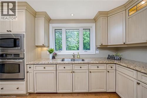 2157 8 Sideroad, Burlington, ON - Indoor Photo Showing Kitchen