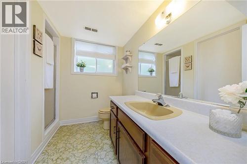 2157 8 Sideroad, Burlington, ON - Indoor Photo Showing Bathroom