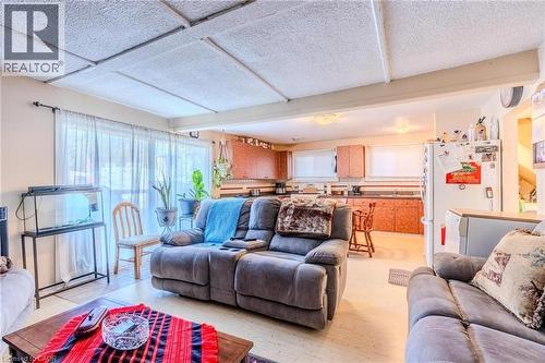 Living area - 57 12Th Conc Road E Unit# 430, Flamborough, ON - Indoor Photo Showing Living Room