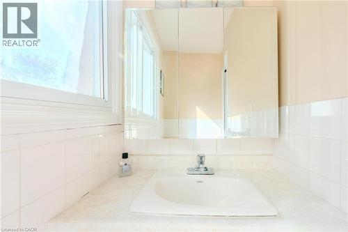 Master 2pc Bathroom - 57 12Th Conc Road E Unit# 430, Flamborough, ON - Indoor Photo Showing Bathroom