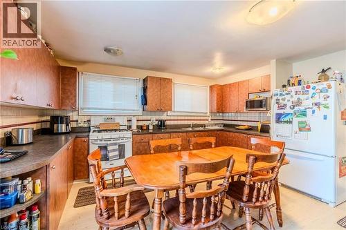 Kitchen - 57 12Th Conc Road E Unit# 430, Flamborough, ON - Indoor