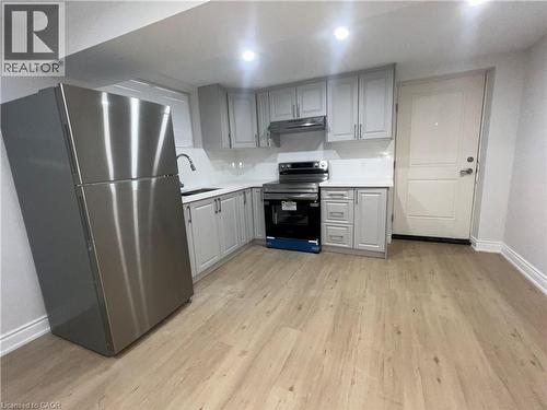 29 Bowman Crescent Unit# 2, Thorold, ON - Indoor Photo Showing Kitchen
