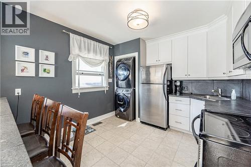 419 Talbot Street, Hamilton, ON - Indoor Photo Showing Kitchen