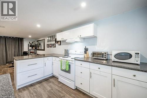 419 Talbot Street, Hamilton, ON - Indoor Photo Showing Kitchen