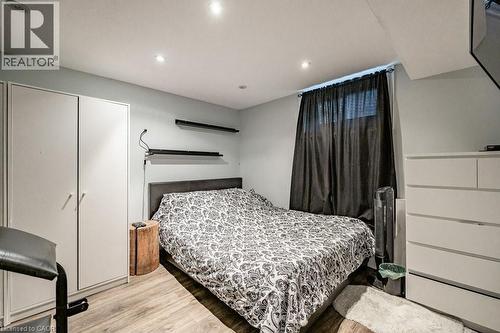 419 Talbot Street, Hamilton, ON - Indoor Photo Showing Bedroom
