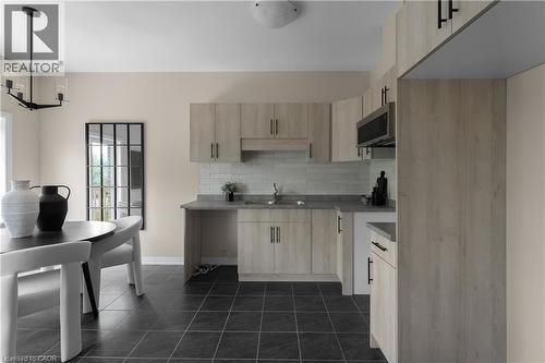 142 Willson Drive, Thorold, ON - Indoor Photo Showing Kitchen