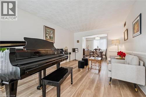 488 Heather Hill Place, Waterloo, ON - Indoor Photo Showing Living Room