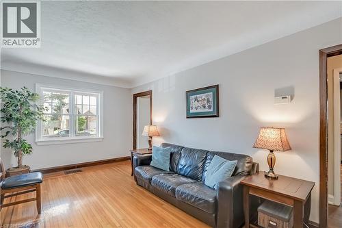 1153 Bellview Street, Burlington, ON - Indoor Photo Showing Living Room