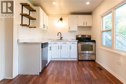 49 Province Street S, Hamilton, ON - Indoor Photo Showing Kitchen With Upgraded Kitchen