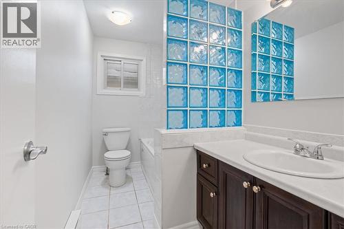 67 Old Carriage Drive, Kitchener, ON - Indoor Photo Showing Bathroom