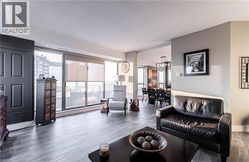 67 Caroline Street S Unit# 17C, Hamilton, ON - Indoor Photo Showing Living Room