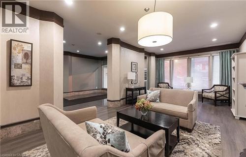 67 Caroline Street S Unit# 17C, Hamilton, ON - Indoor Photo Showing Living Room