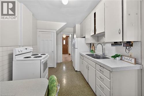 250 Glendale Avenue N, Hamilton, ON - Indoor Photo Showing Kitchen With Double Sink