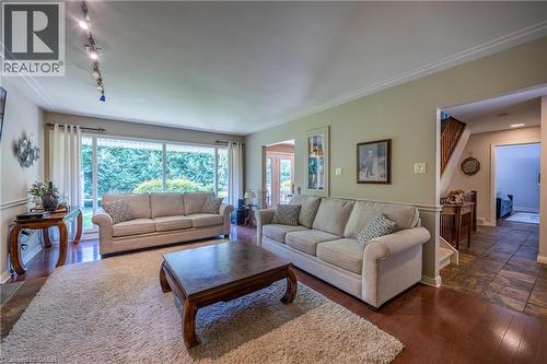 6 Summit Circle, Simcoe, ON - Indoor Photo Showing Living Room