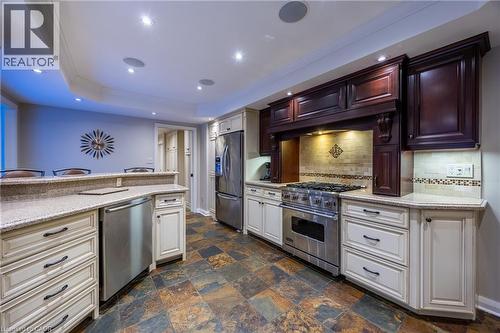 6 Summit Circle, Simcoe, ON - Indoor Photo Showing Kitchen With Upgraded Kitchen