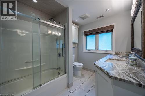 6 Summit Circle, Simcoe, ON - Indoor Photo Showing Bathroom