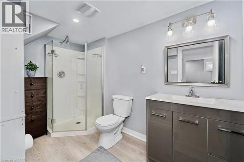 233 Normanhurst Avenue, Hamilton, ON - Indoor Photo Showing Bathroom
