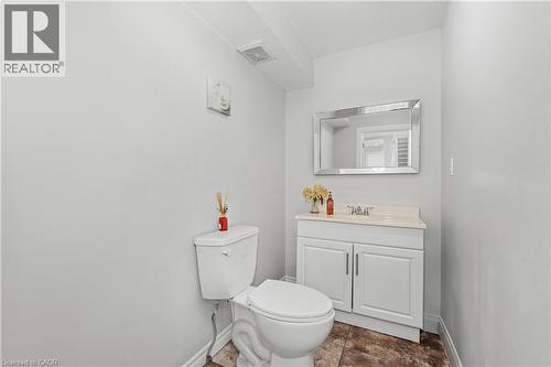 233 Normanhurst Avenue, Hamilton, ON - Indoor Photo Showing Bathroom