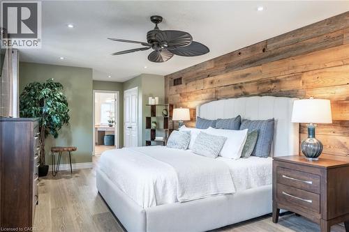2338 Norland Drive, Burlington, ON - Indoor Photo Showing Bedroom