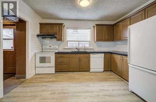 18 Shanley Street, Kitchener, ON - Indoor Photo Showing Kitchen