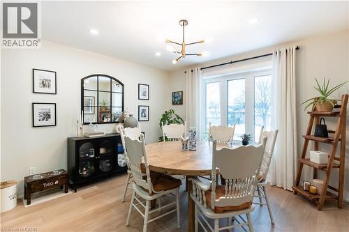 26 Rama Court, Hamilton, ON - Indoor Photo Showing Dining Room