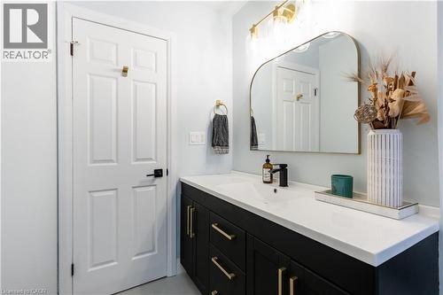 26 Rama Court, Hamilton, ON - Indoor Photo Showing Bathroom
