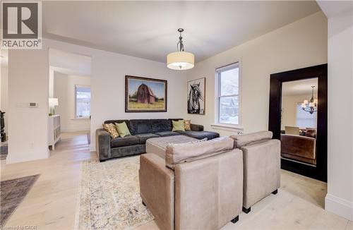 38 Euclid Avenue, Waterloo, ON - Indoor Photo Showing Living Room