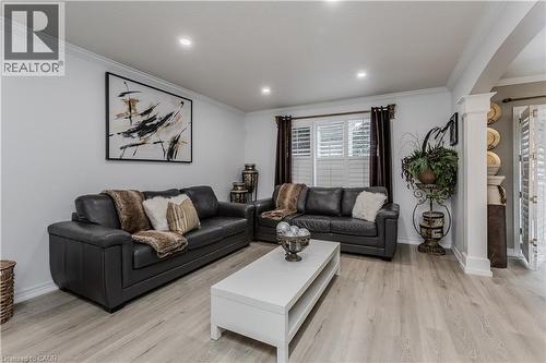 26 Grassyplain Drive, Mount Hope, ON - Indoor Photo Showing Living Room
