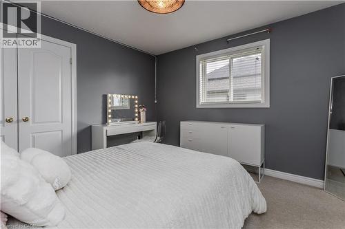26 Grassyplain Drive, Mount Hope, ON - Indoor Photo Showing Bedroom