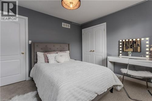 26 Grassyplain Drive, Mount Hope, ON - Indoor Photo Showing Bedroom